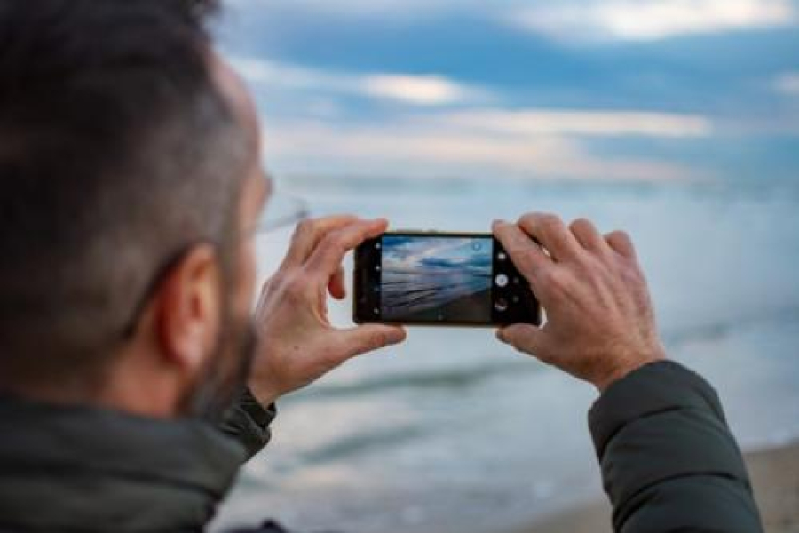 Cara Membuat Foto Blur Menjadi Jelas Menggunakan Bantuan AI