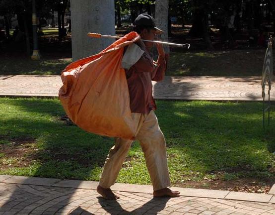 Si Pemulung Sukses dengan Shalat Taubat